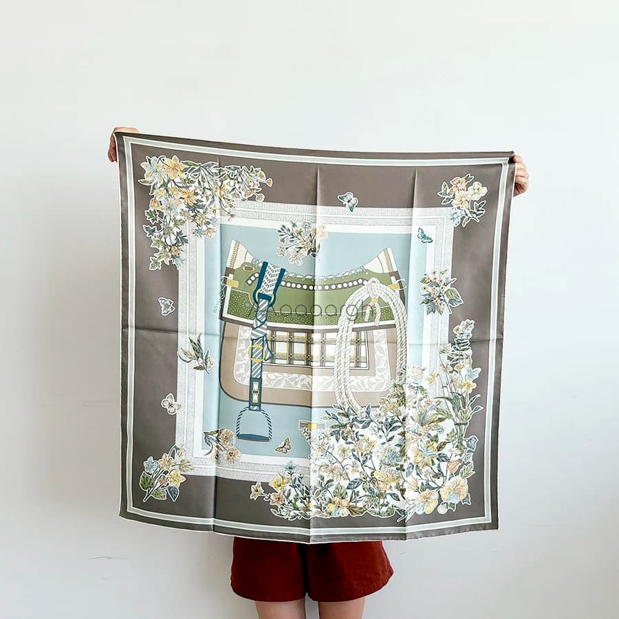 Sciarpa di seta 90 cm Bandane di marca di lusso Scialli arrotolati a mano Cintura di lusso Decorazione Amante Regalo di Natale Stampa sella