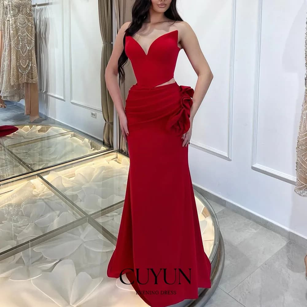CUYUN Abito da sera rosso sexy da donna per occasioni speciali Abiti da festa pieghettati con fiori 3D senza spalline Abiti da banchetto personalizzati