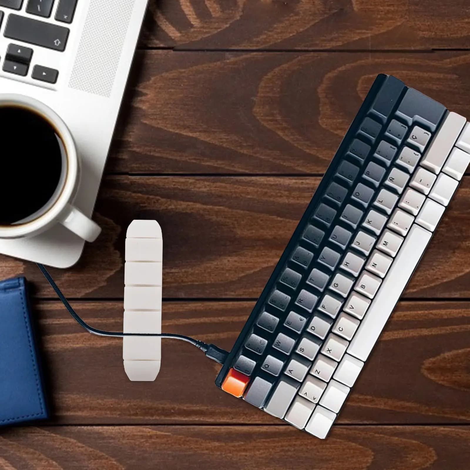 Organizzatore di cavi adesivo da scrivania, 5 pezzi, per caricabatterie USB, cavi di alimentazione, soluzione per una gestione ordinata dei cavi