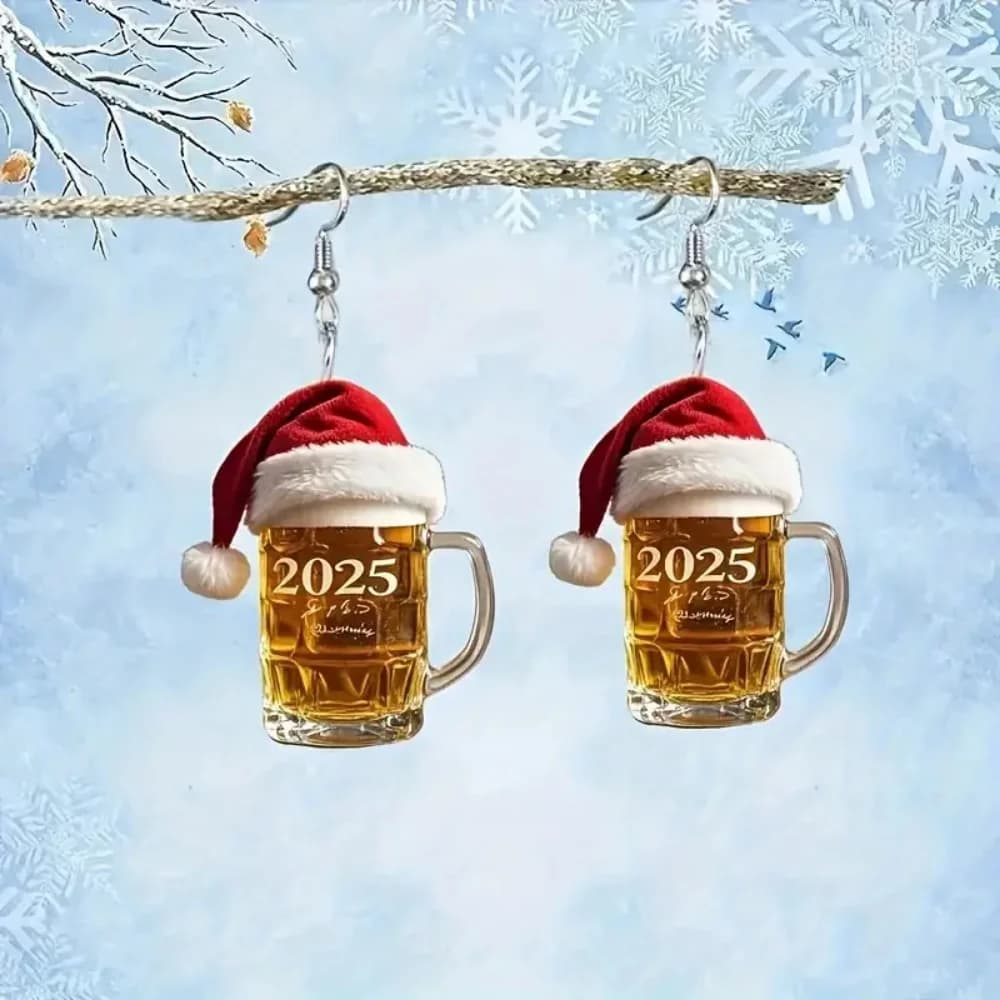 Tazza da birra in acrilico natalizio Orecchini 2D Vacanza festiva Design di nicchia Gioielli di fascia alta Accessori per feste Capodanno 2025