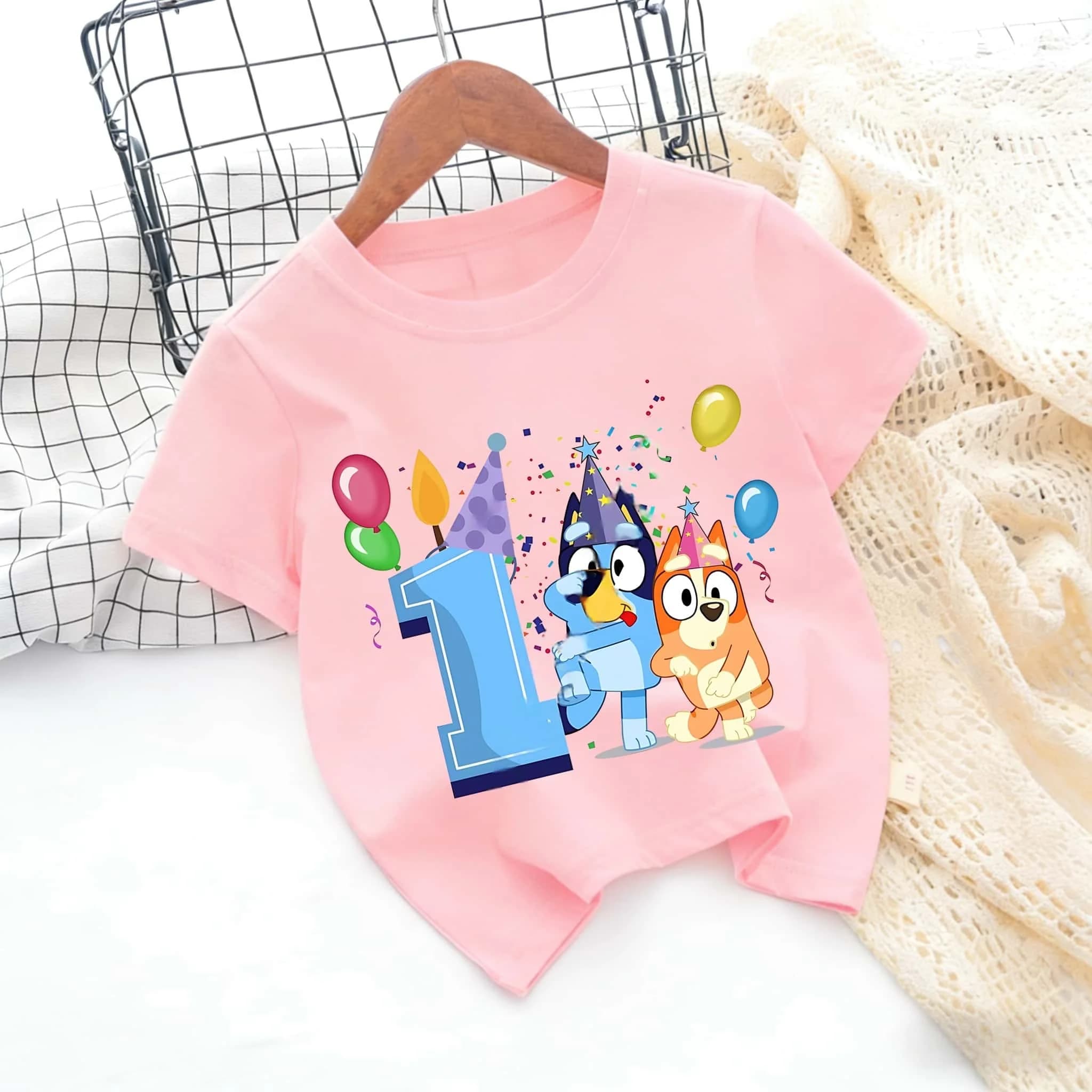 T-shirt con numero di compleanno Blus Bingo, cartoni animati, per feste, T-shirt per bambini, estate 2026, abbigliamento coordinato genitore-figlio, T-shirt in cotone per la famiglia