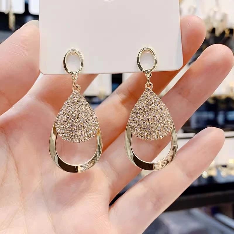 Orecchini a Goccia di Lusso in Oro 18K, Nuovo Stile di Alta Moda con Diamanti, Gioielli Delicati per Donne