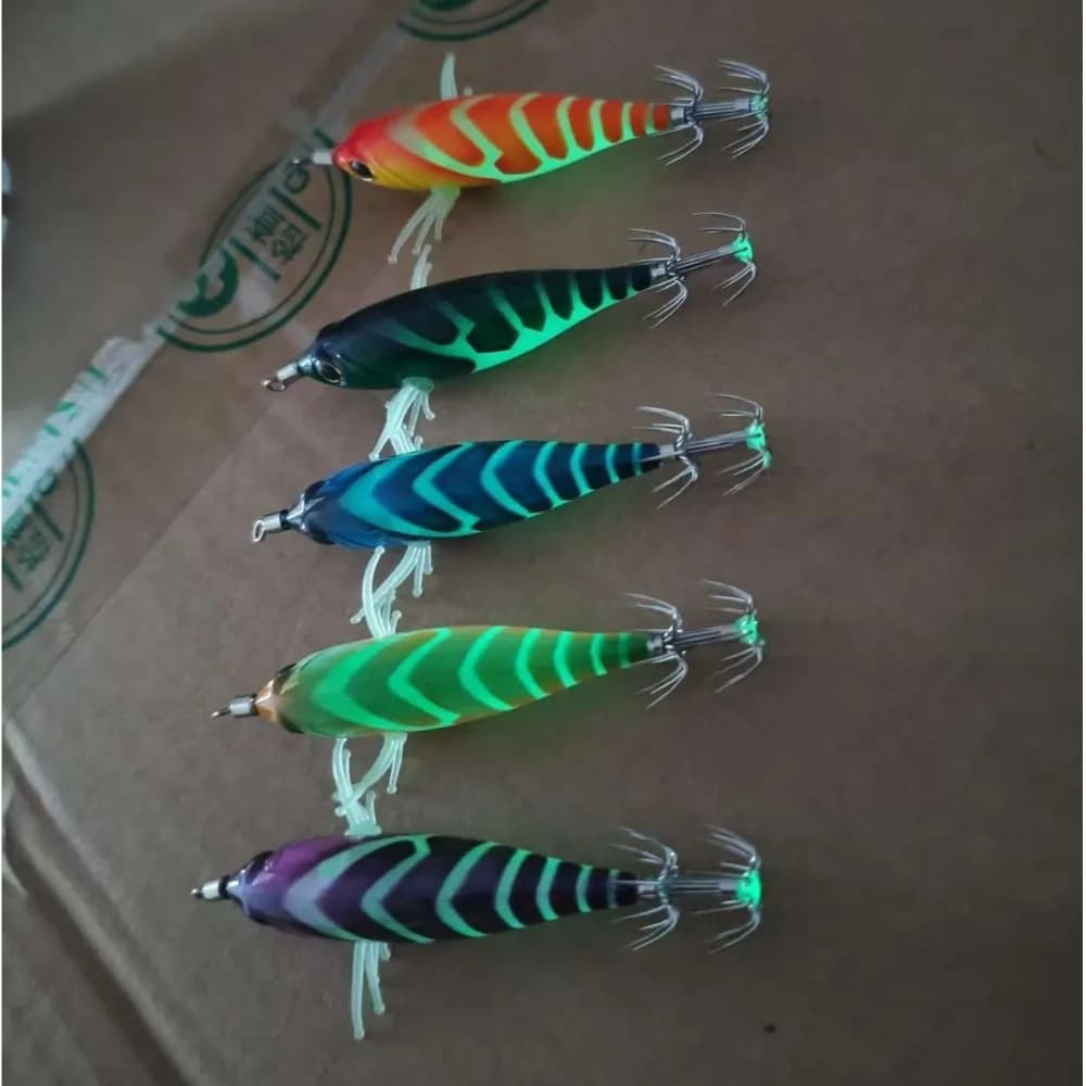 55mm 5.2g Seppie Egi Calamari Richiamo Calamari Jig Legno Gamberetti Richiamo Bagliore Orizzontale Gamberetti Calamari Gancio ABS Pesca in Mare Esca Dura