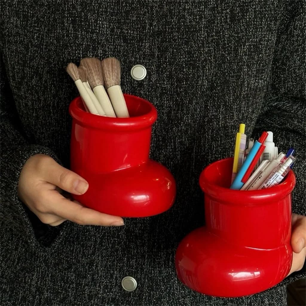 Simpatica scatola portaoggetti per scarpe Portapenne Portapenne natalizio creativo Ornamento Pennello per trucco da tavolo per dormitorio per studenti