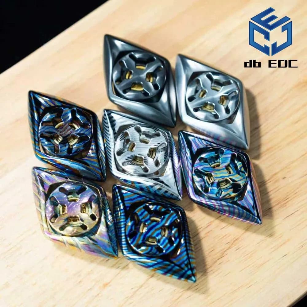 DB EDC Baoluo Wanxiang Fidget Spinner Fidget Toys per adulti Accessori da scrivania Disegni originali Giroscopio