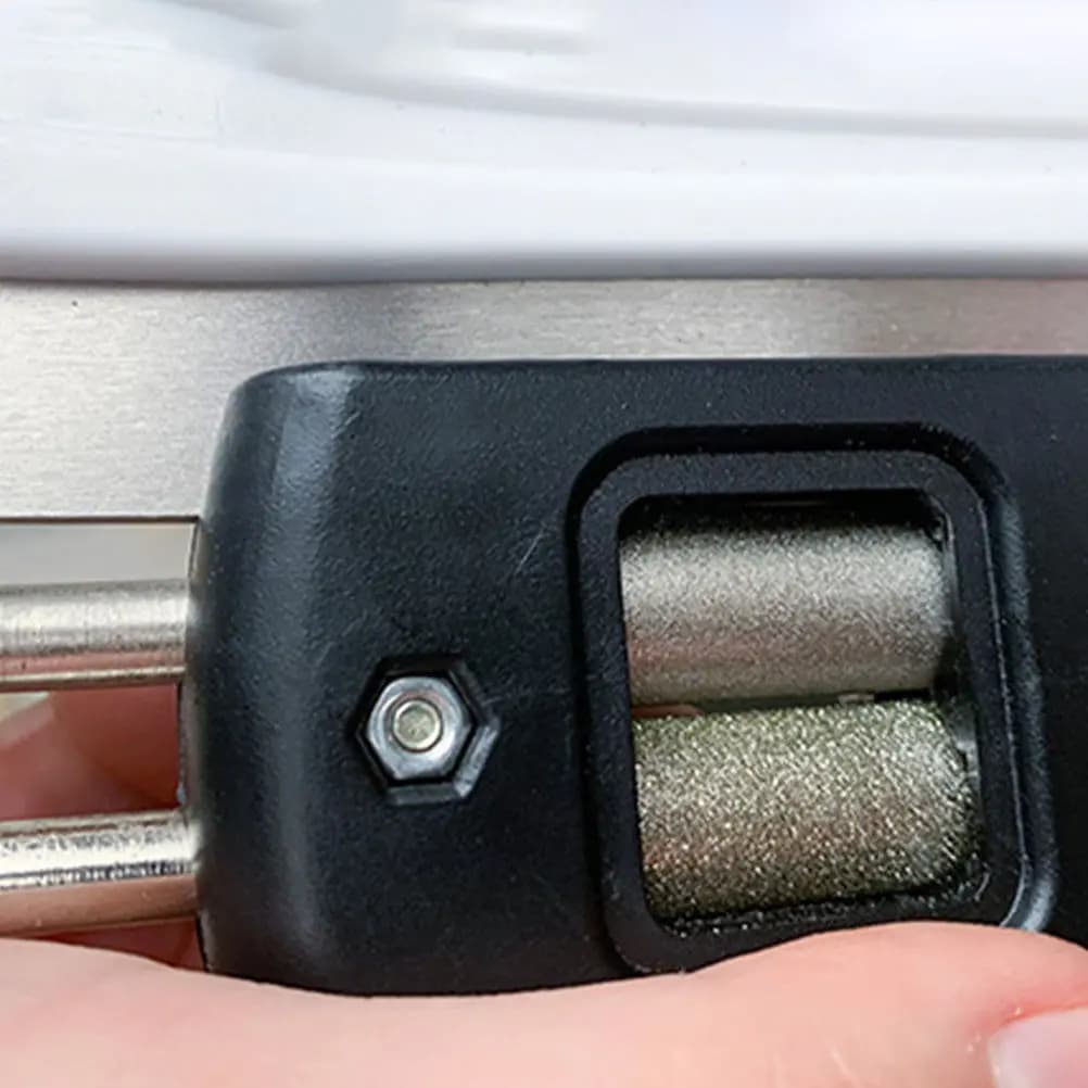 Small Skate Blades Sharpener Professional Ice Skate Sharpening Tool Portable Adjustable Ice Shoe Sharpener with Keychain