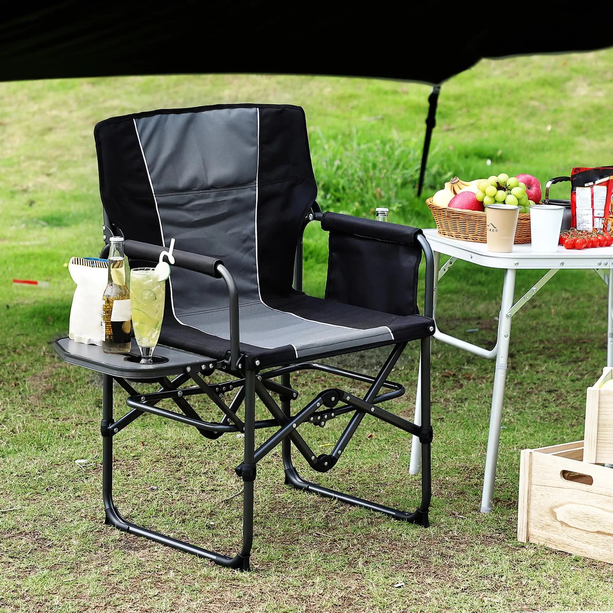 Sedia da regista pieghevole extra large, resistente, portatile, con portata di 180 kg, con tasche laterali e tavolino, per campeggio, giardino e pesca.