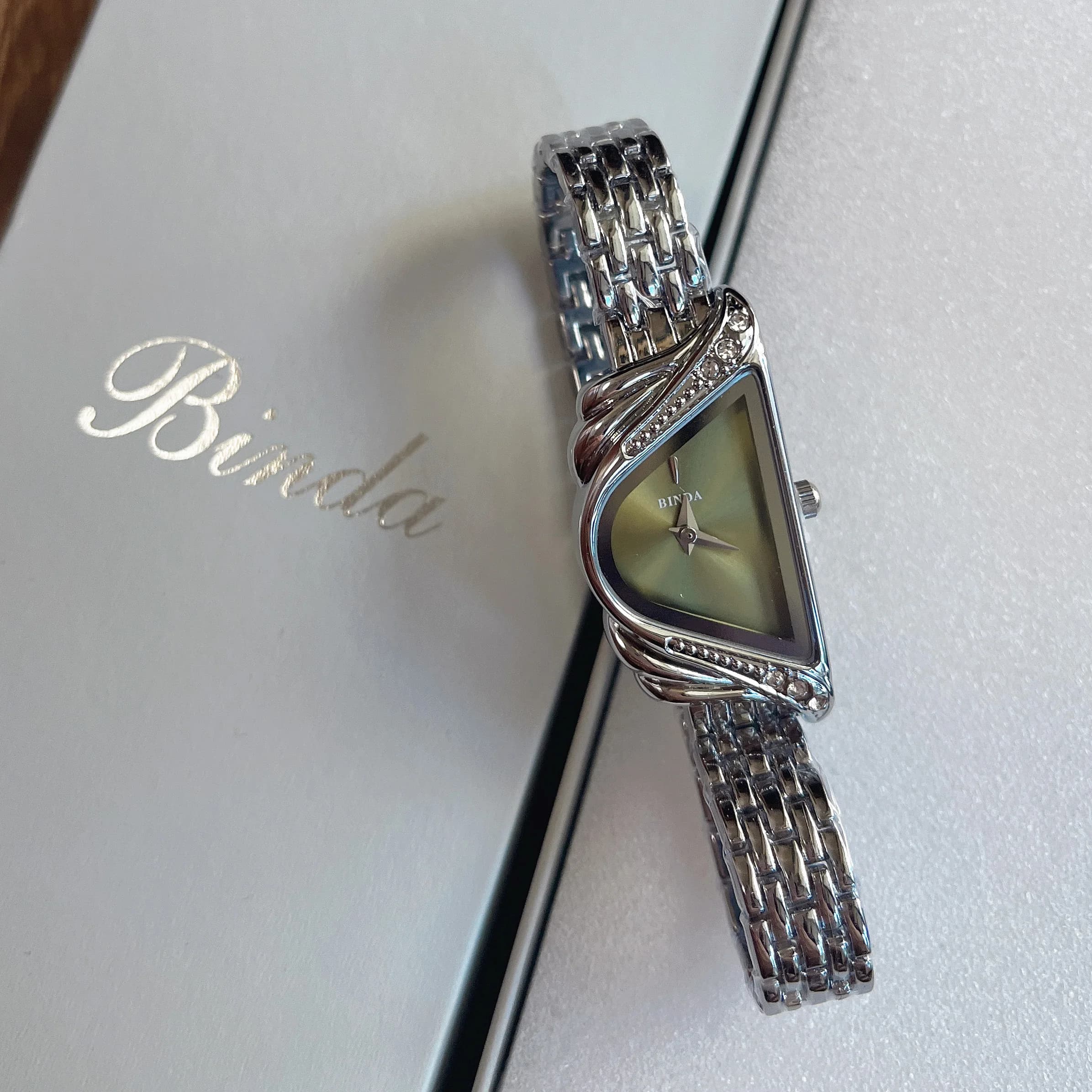 Binda 2025 Women's Quartz watch with silver case and blue minimum dial – Waterproof 30 m, elegant gift with box and strap regulator