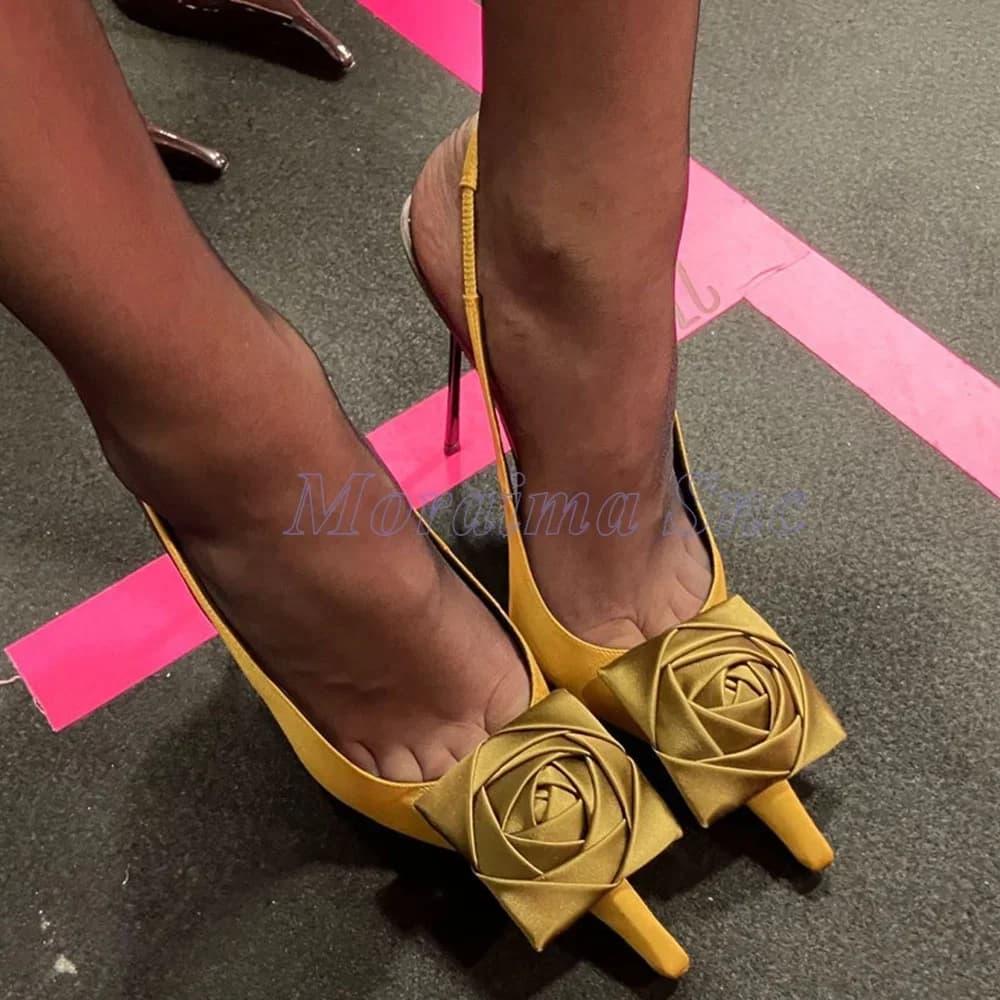 Sandali unici con decorazioni floreali in raso Sandali con punta a punta Slingback Tacco alto a spillo Slip On Scarpe eleganti estive da donna sexy alla moda 2026