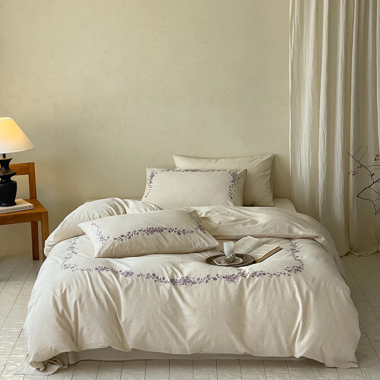 Luxury Bed Linen Set in Mixed Cotton and Natural Linen with Elegant Floral Embroidery, Copripiumin, Flat Bed Sheet/With Corners and Loyalty, 4 Pieces