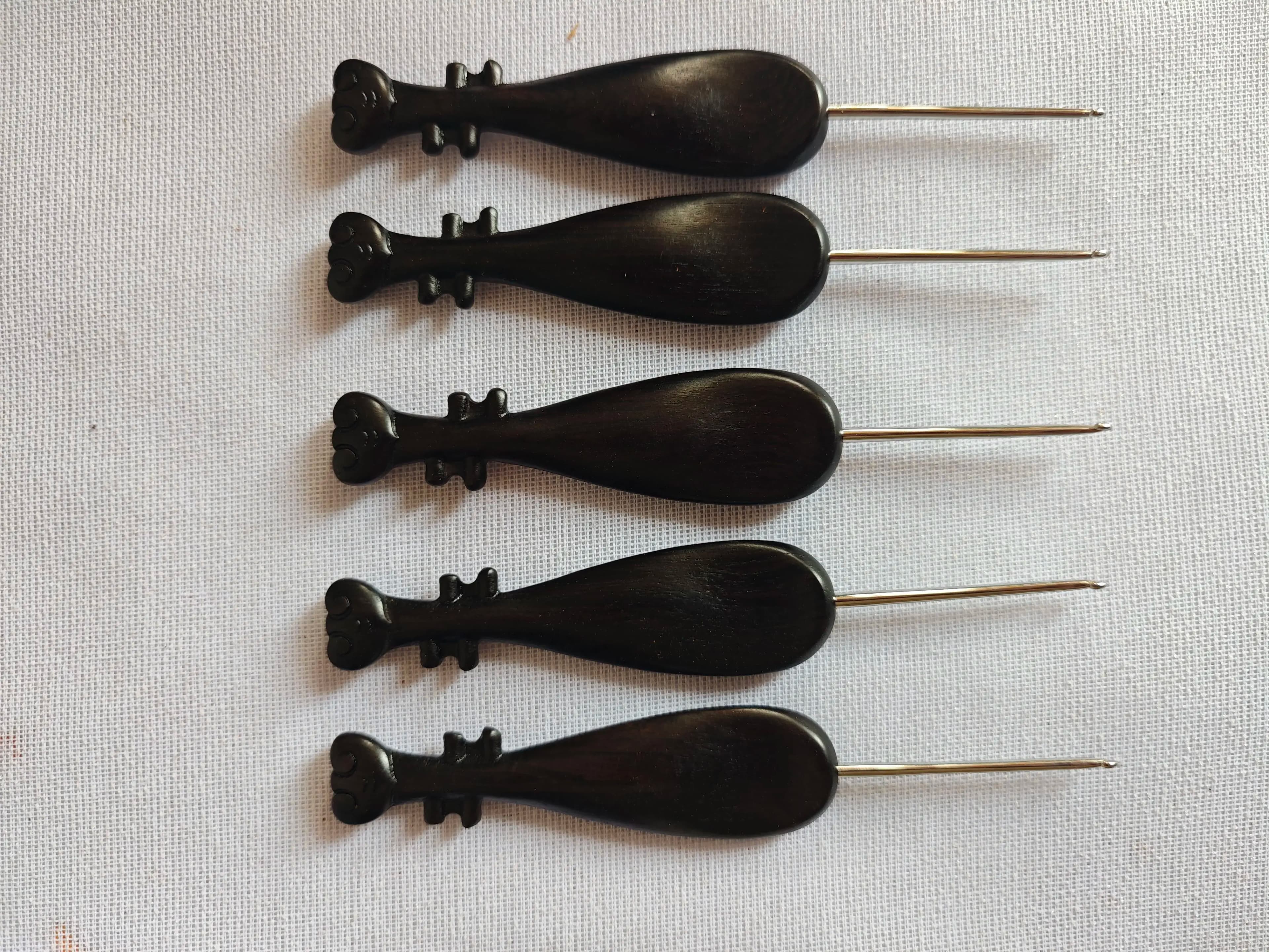 Ebony Pipa Wooden Handle Hook Needle Fine Throwing Needle Hand DIY Crochet Doll Wool Tool