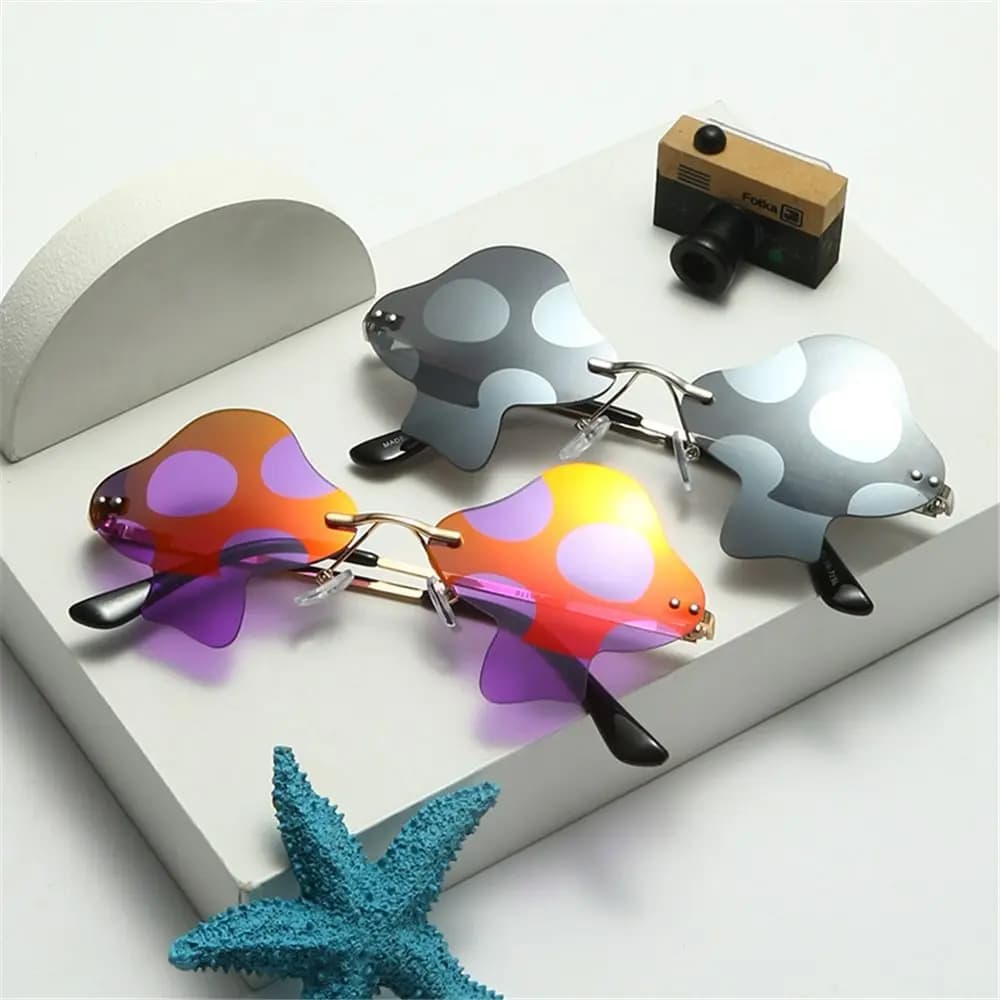Occhiali da sole alla moda per le donne occhiali da sole irregolari a forma di fungo occhiali senza montatura decorazioni di Halloween bomboniera