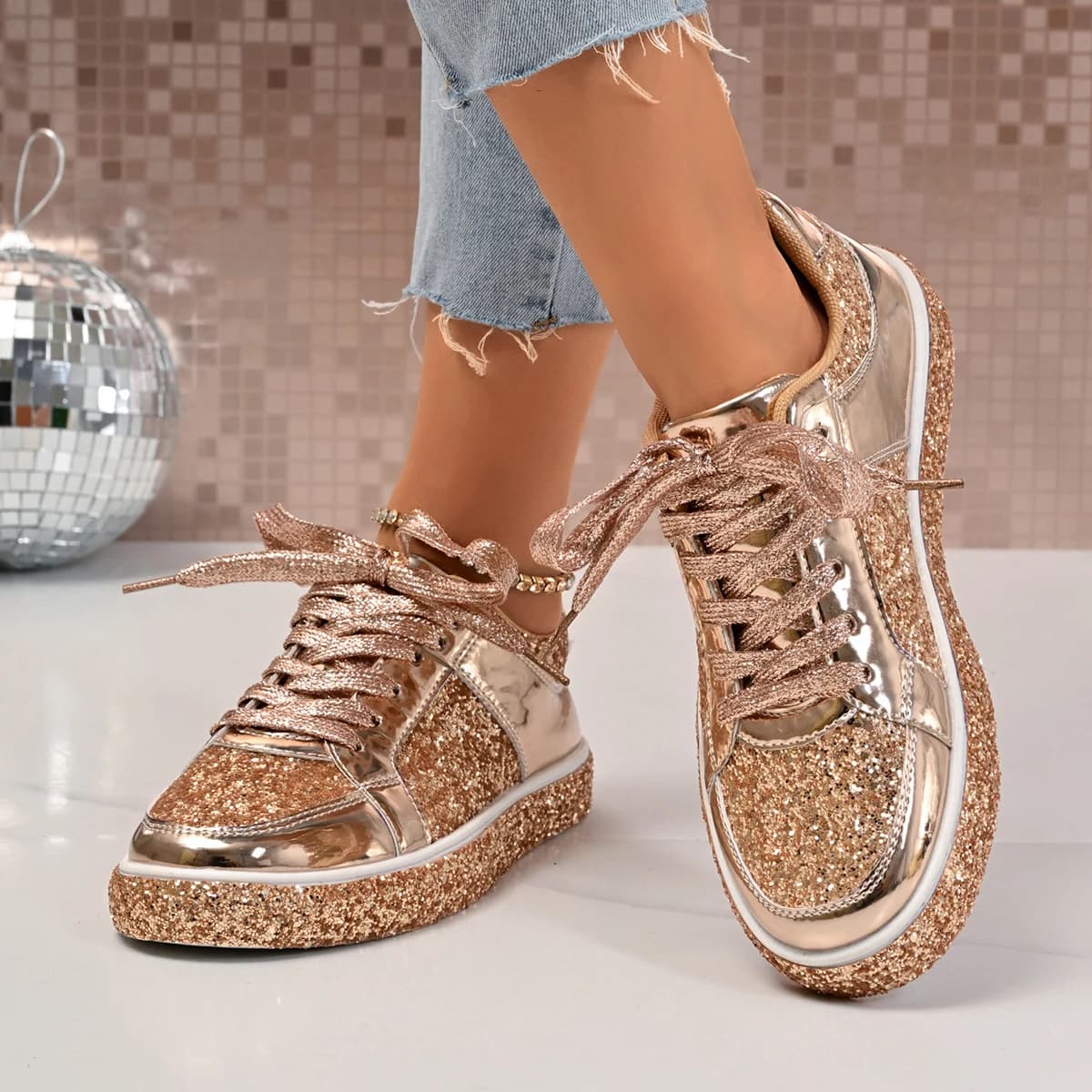 Scarpe da ginnastica a fondo piatto da donna Primavera e autunno Scarpe casual con plateau stringate Scarpe basse antiscivolo decorative con paillettes alla moda