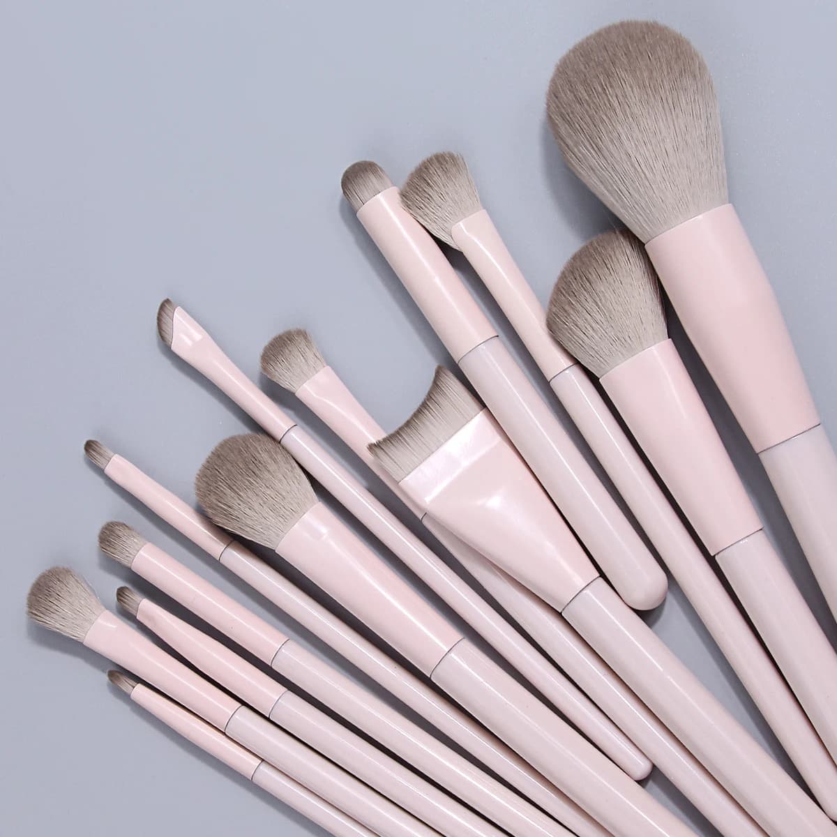 13Pcs Soft Fluffy Makeup Brush Set, Ideal for Makeup Beginners, Works for Foundation, Blush & Eyeshadow for Flawless Makeup Look