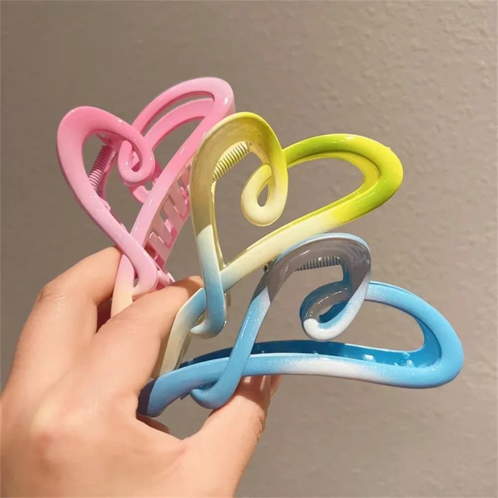 Dopamine Gradient Heart Shark Hair Claw, Large Sweet Summer Spring Hair Clip, Stylish Decorative Heart Hair Grip
