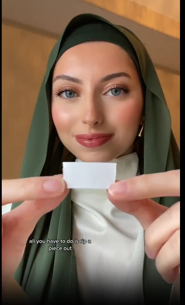 Nastro Hijab biadesivo Nastro di bellezza alla moda Corpo trasparente Nastro adesivo in tessuto trasparente resistente Accessori per indumenti