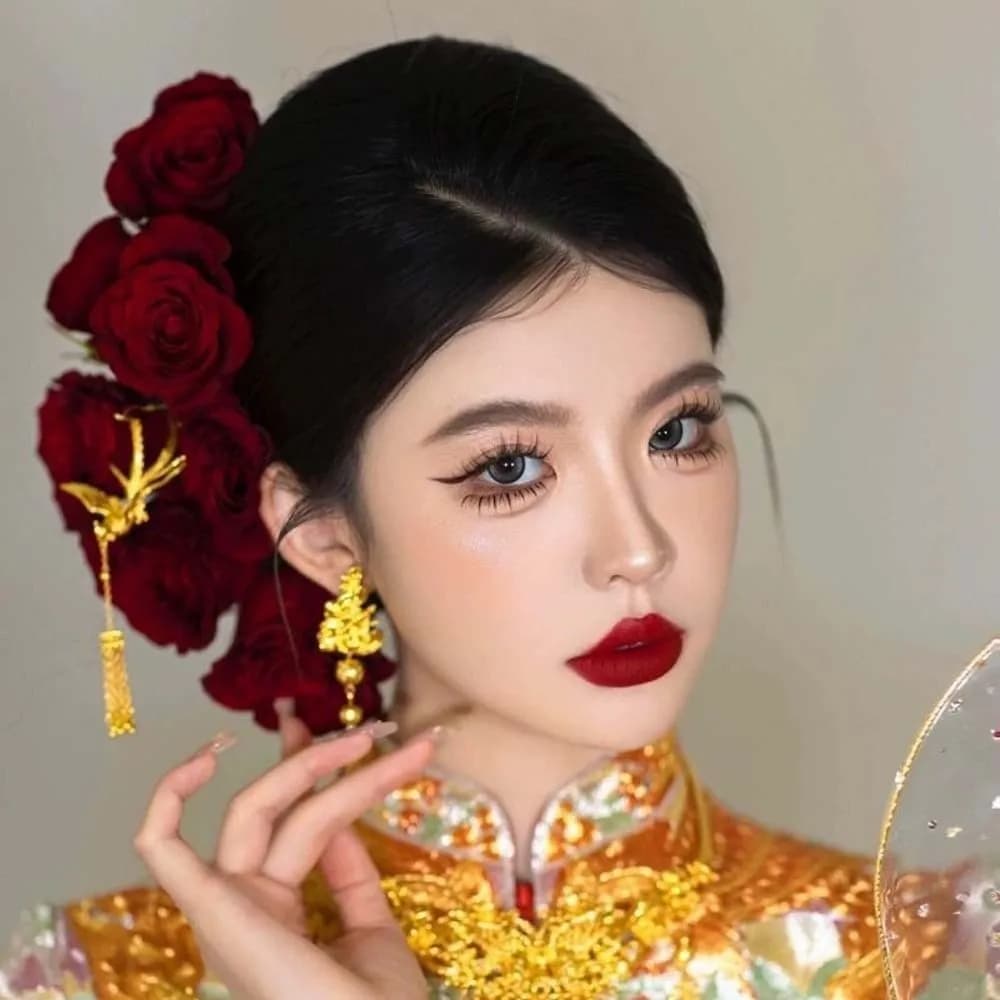 Bridesmaid hairpins with sweet roses, in dark red fabric, with golden phoenix, Chinese style, flower side clasps per bride, summer
