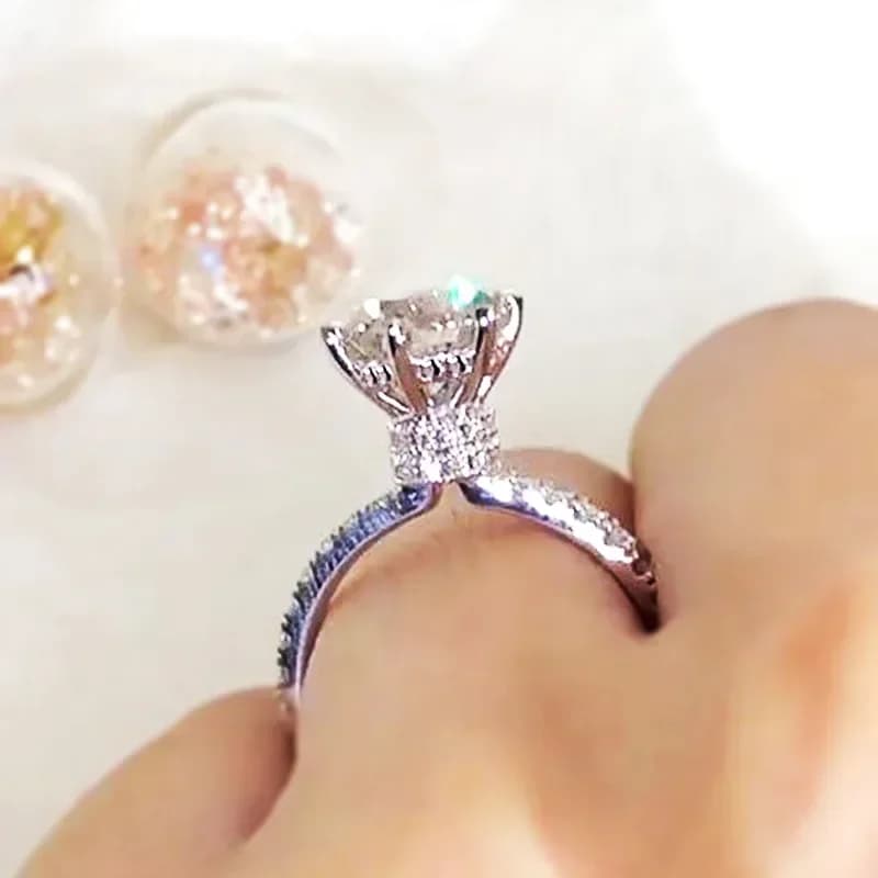Anello da sposa con zirconi scintillanti, luce, lussuoso, brillante, design elegante, accessori di gioielli squisiti di fascia alta