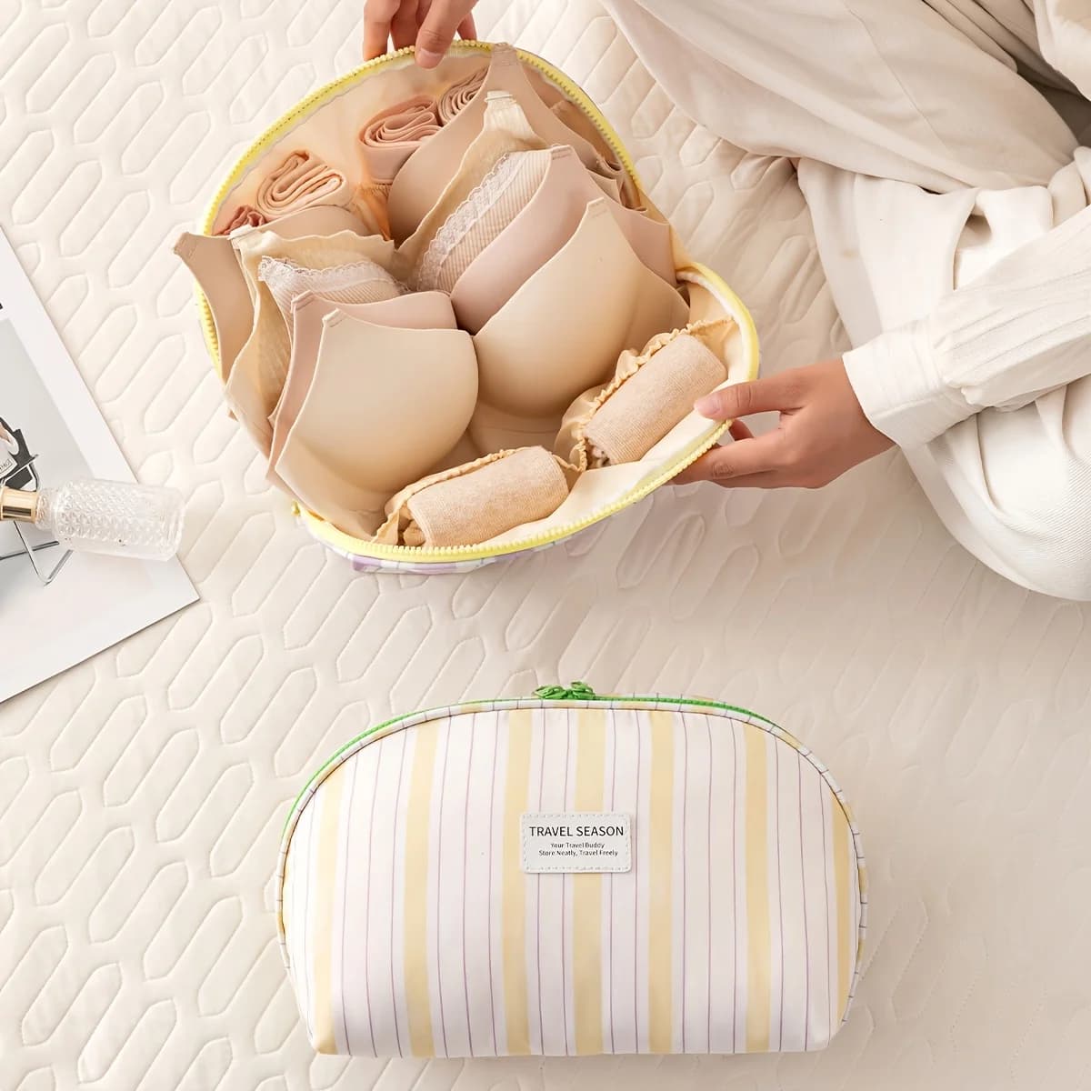 1pcs New dopamine striped lingerie bra storage bag with large capacity travel close fitting clothing compartment storage bag