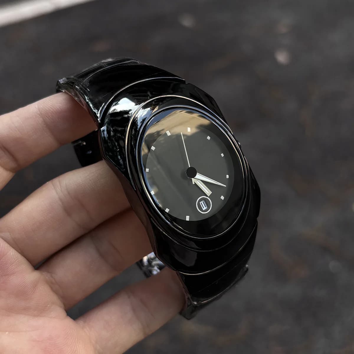 Orologio al Quarzo con Quadrante Y2k Personalizzato, Design Creativo a Forma di Alieno, Quadrante Ovale in Acciaio, Orologio Unico da Uomo