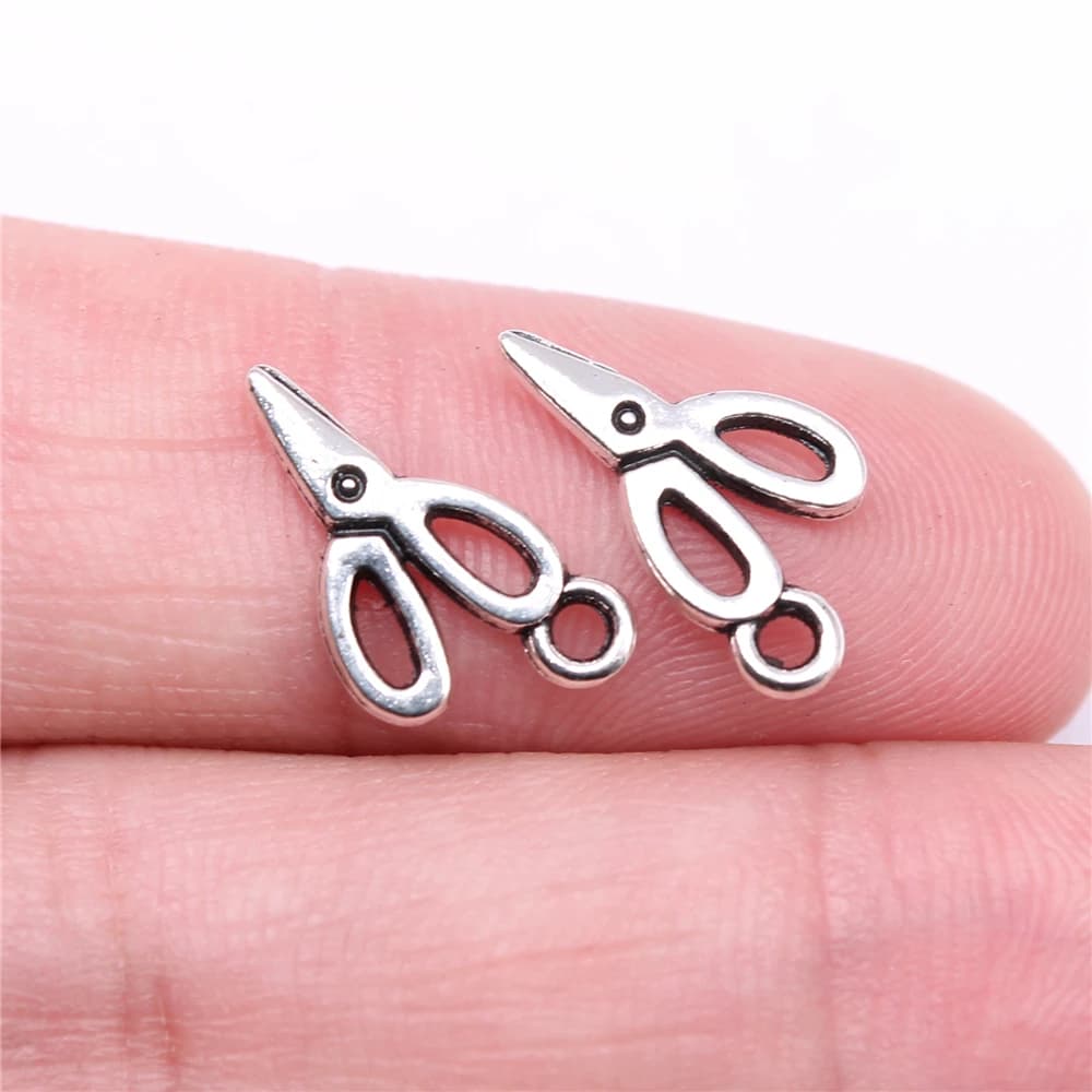 WYSIWYG 40 pz Pendenti E Ciondoli 16x8mm Forbici Pendenti E Ciondoli Per Creazione di Gioielli FAI DA TE Risultati Dei Gioielli Argento Antico Colore Della Lega Pendenti E Ciondoli pendente