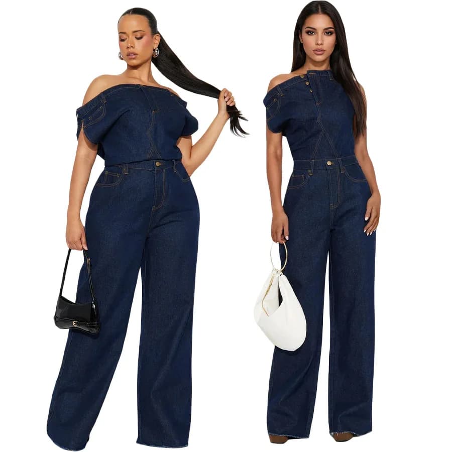 Women's entire suit in washed denim, straight leg salopette pattern, without shoulder straps, vintage distressed effect, with applied pockets, for spring.