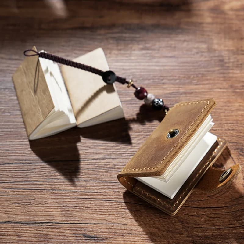Small Pocket Notebook Key Chain Mini Journal Notebook Keychain Vintage Portable Leather Cover for Daily Travel Diary Write