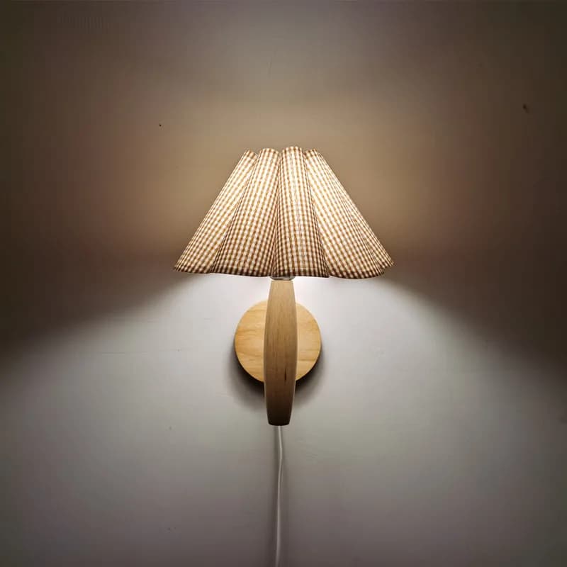 Lampada da parete in legno naturale, Lampada a petalo, per corridoio, balcone, ingresso, porta, Stile nordico, Stile medievale, Lampada plissettata, Lampada da comodino creativa a forma di ventaglio, con spina e interruttore, Due opzioni per il cablaggio interno, Legno massello a forma di fiore di prugna, Mini lampada da parete con design in legno massello naturale, Apparecchio di illuminazione, Adatta per agriturismi, uso domestico, progetti alberghieri