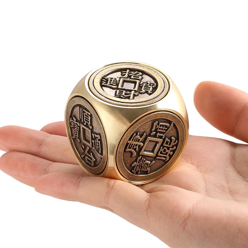 Ottone Cinese Lucky Spinner Agitarsi Giocattolo Alleviare Lo Stress Decompressione Dadi Cubo Benedizione Denaro Moneta Fermacarte Figurine in Miniatura