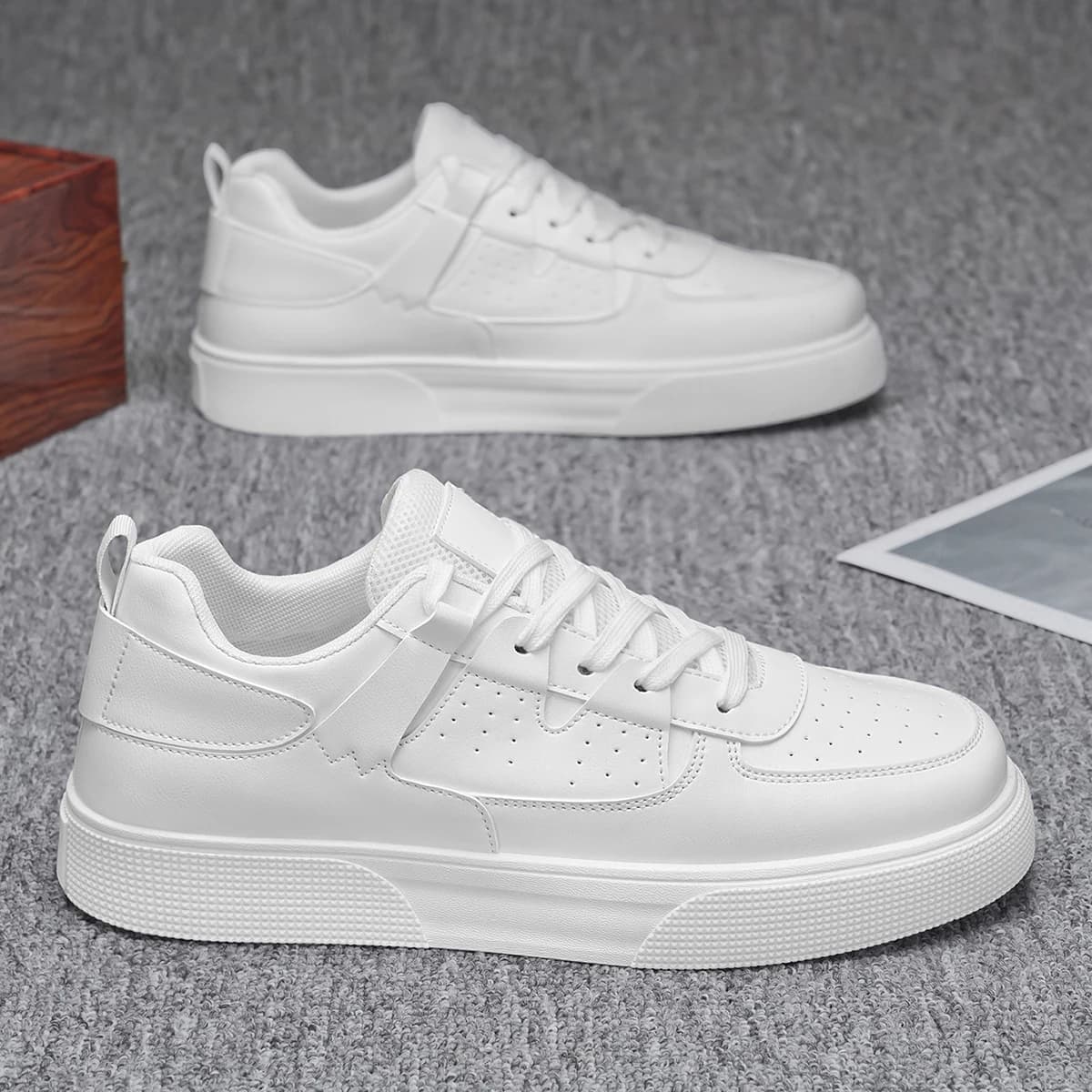 Low-Top Men's Breathable and Comfortable Trendy Skate Shoes, Lace-Up Lightweight Outdoor Casual Sports Shoes