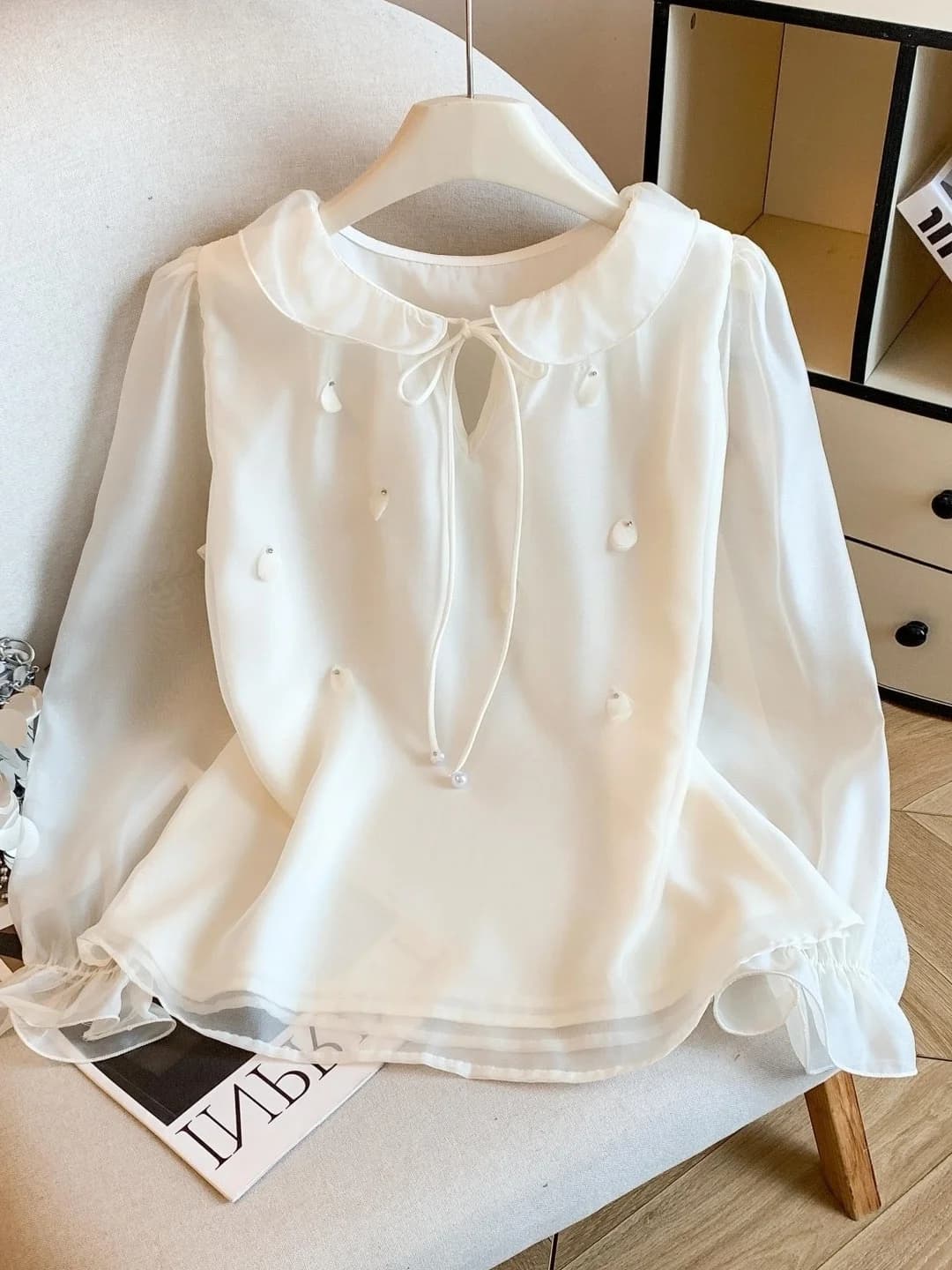 Elegante Camicetta da Donna con Pizzo, Nuova Moda Primaverile, Maniche a Lanterna, Top Slimming con Design Personalizzato e Collo Annodabile, Manica Lunga