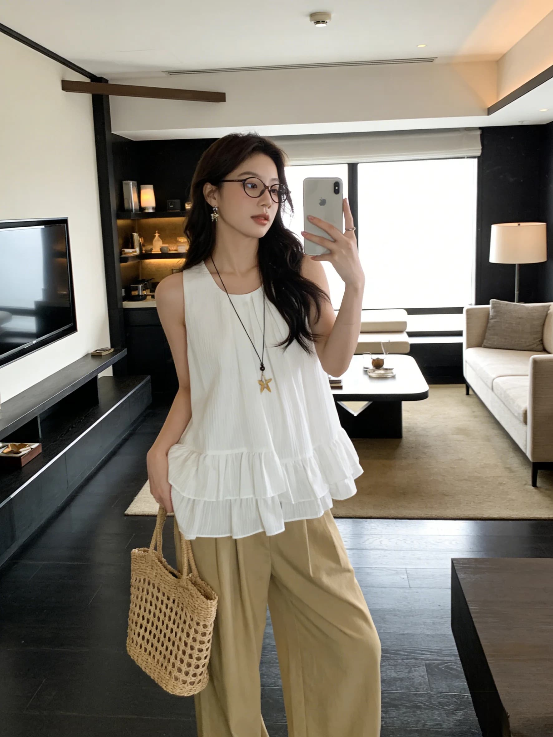Korean Style round Neck Sleeveless Top Sweet Loose Summer Casual Breathable Women's Vest with Lace Design Comfortable Wear