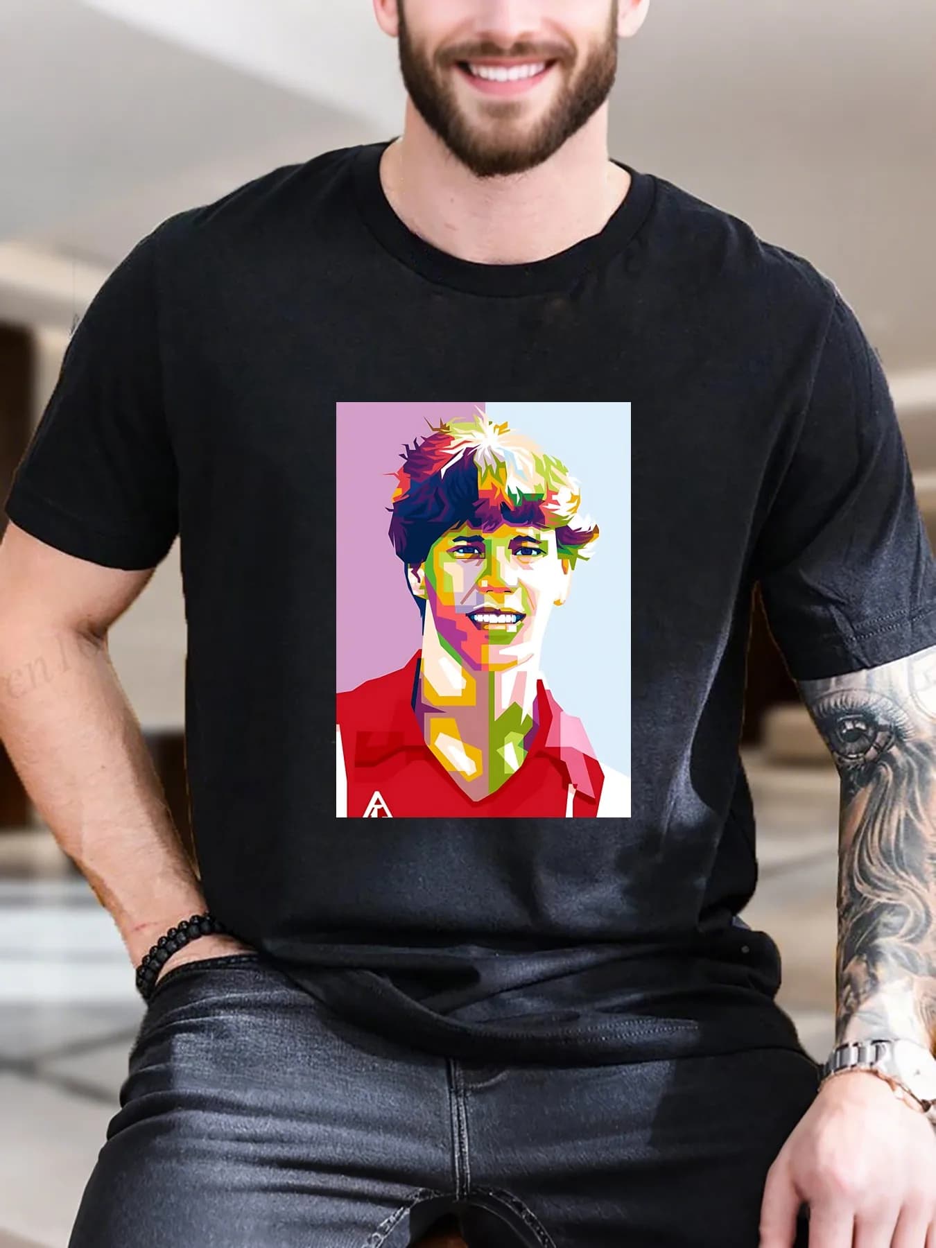T-shirt a maniche corte stampata da uomo - T-shirt casual comoda in cotone 100% con design moderno del ritratto Arafed, perfetta per l'uso quotidiano