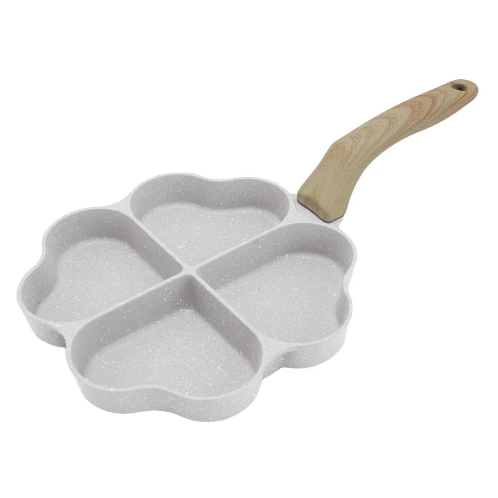 Padella per Uova a Forma di Cuore con 4 Fori, in Lega di Alluminio, Riscaldamento Rapido e Uniforme, Antiaderente, per Omelette, Uso Ristorante