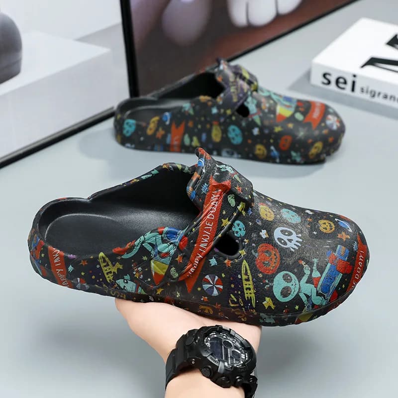 Ciabatte da uomo in EVA con graffiti, design con fibbia, suola morbida antiscivolo, sandali da giardino traspiranti, scarpe estive casual da spiaggia.