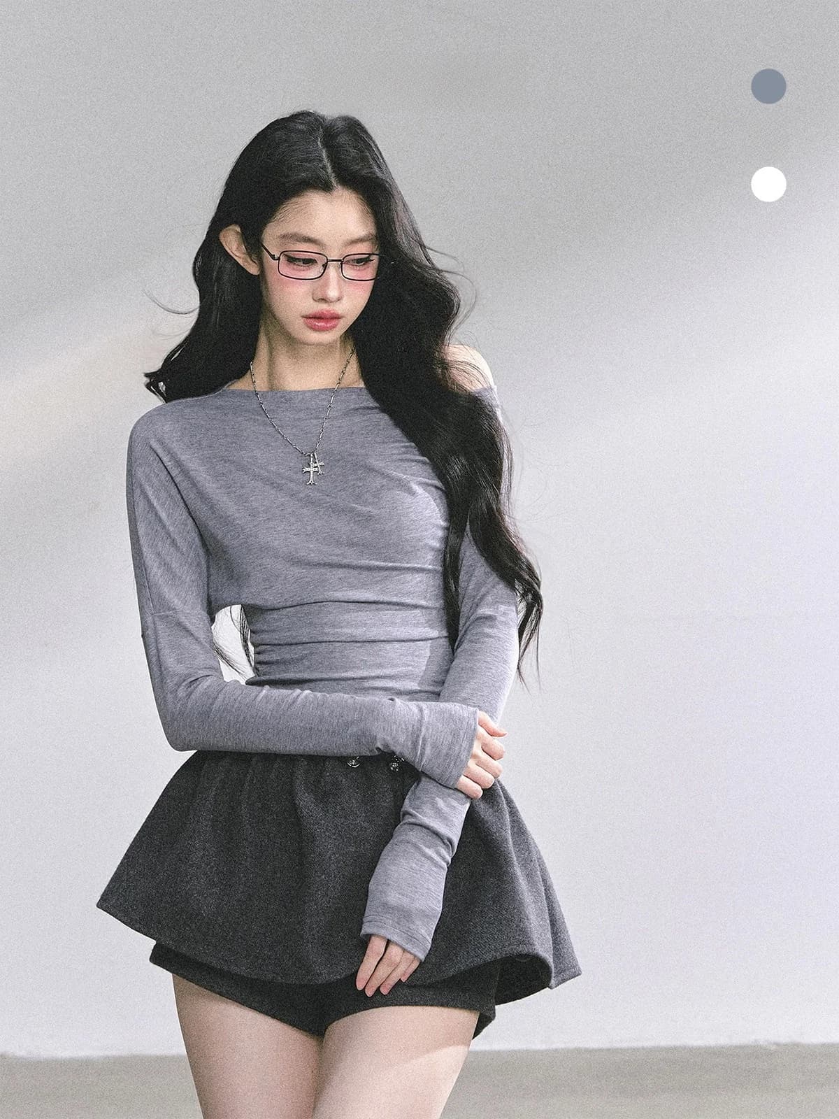 AOMALM Minimalist Korean Manga Inspired Long Sleeve Shoulder Bared T Shirt for Women Grey Casual Slim Fit Polyester Blend Top
