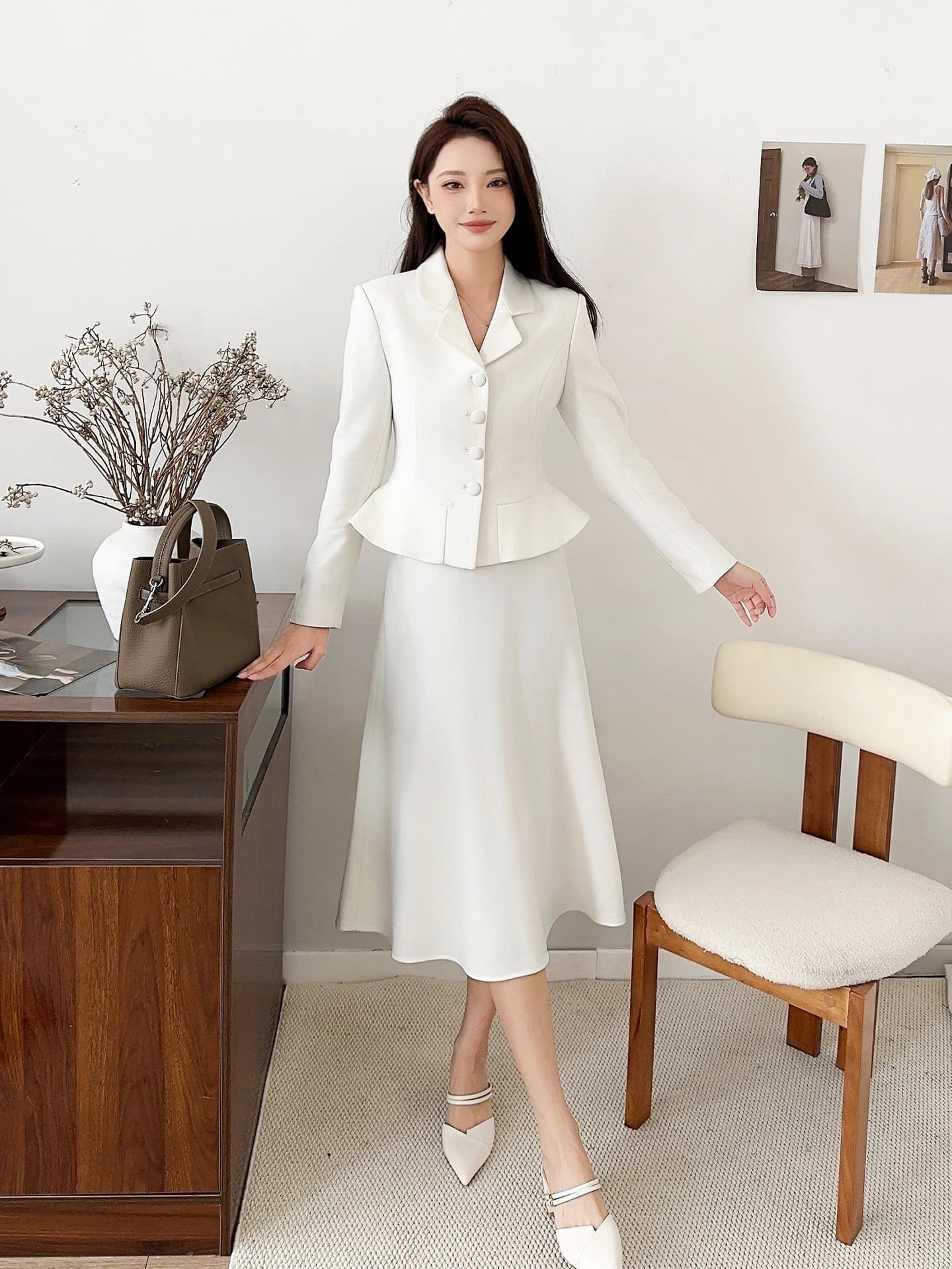 Completo Bianco da Donna con Bottoni, Set Due Pezzi con Gonna, Stile Professionale per Ufficio, Maniche Lunghe, Tinta Unita