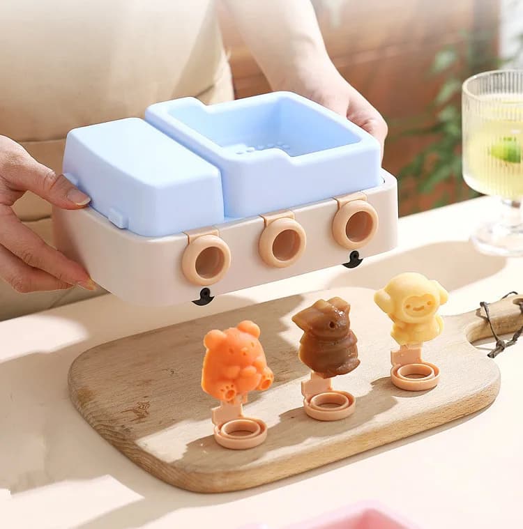 Stampi per gelato in plastica a forma di animali dei cartoni animati, facili da usare, con coperchio e bastoncini, per gelati fai da te, stampi per ghiaccioli e barrette di gelato.