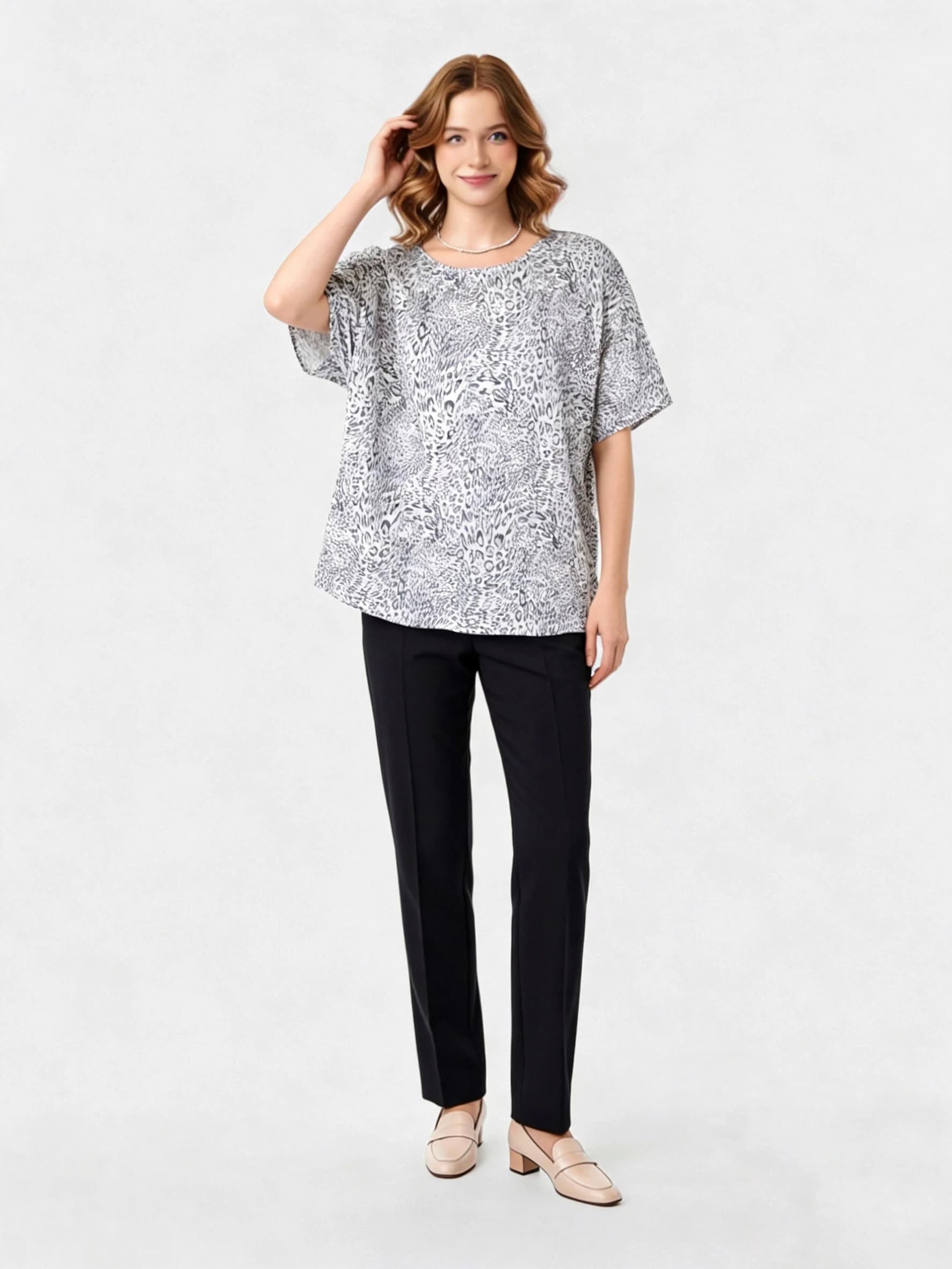Plus Size Casual Blouse, Women's Leopard Print Short Sleeve Loose Fit Top for Spring Summer