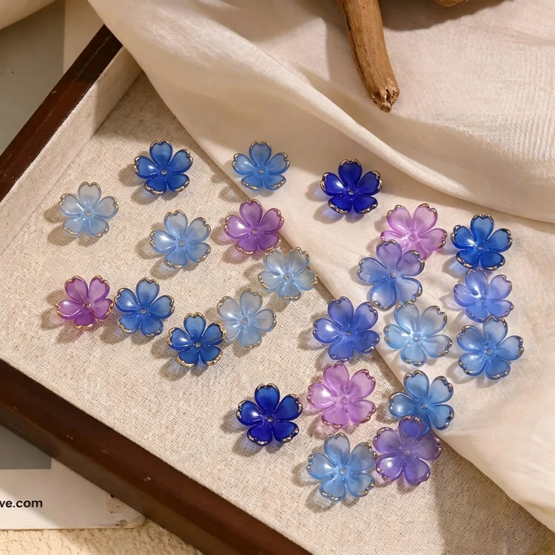 50pcs/Lot Petal Flower Shape Acrylic Cherry Blossom Beads For Jewelry Making Diy Bracelets Necklace Handmade Accessories Crafts