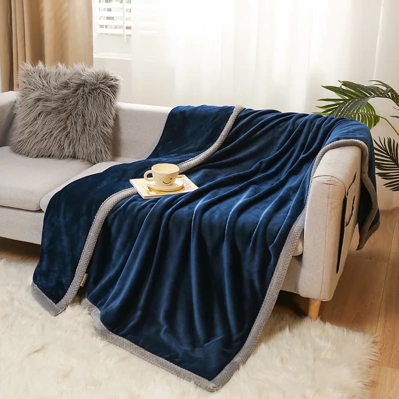 Nuova coperta reversibile in velluto al latte con bordo largo tinta unita addensare divani delicati sulla pelle coperte coperta morbida per pisolino da ufficio di fascia alta