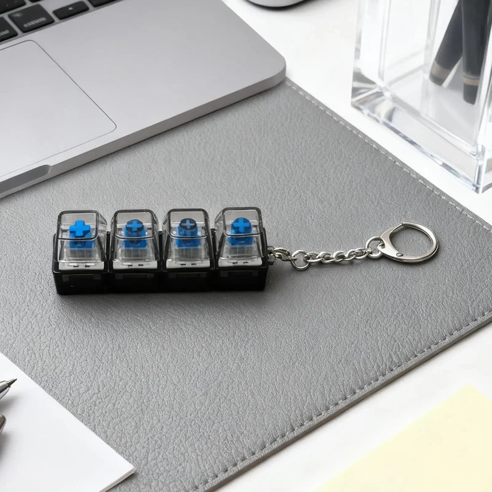 Fidget Keyboard Stress Relief Toys Relaxation Keychain Clicker Keyboard Backlit Multi-color Mechanical Keyboard Switching Tester