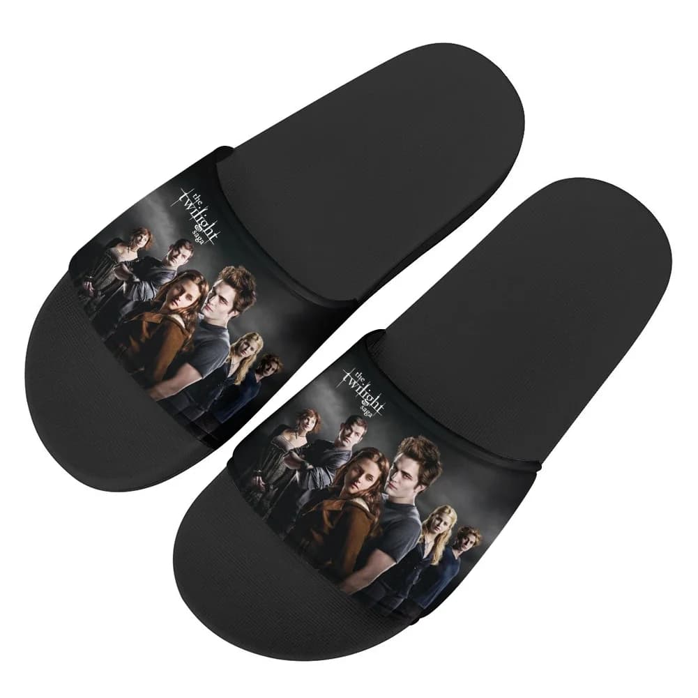 Ciabatte The Twilight Saga, Pantofole da Casa per Uomo, Donna e Ragazzo, Ciabatte per Famiglia, Sandali Casual da Bagno e Piscina, Scarpe Acquatiche Personalizzate