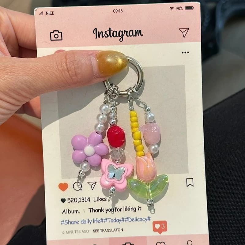 Korean Cute Cartoon Butterfly Flower Pendant Key Chain AirPods Case Charm for iPhone Girl Phone Hanging Cord Bracelet Lanyard