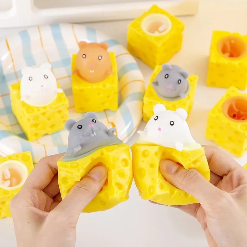 Nuovi bambini che spremono i giocattoli della tazza di scoiattolo decompressione agitarsi Antistress regalo sensoriale Antistress per bambini adulti