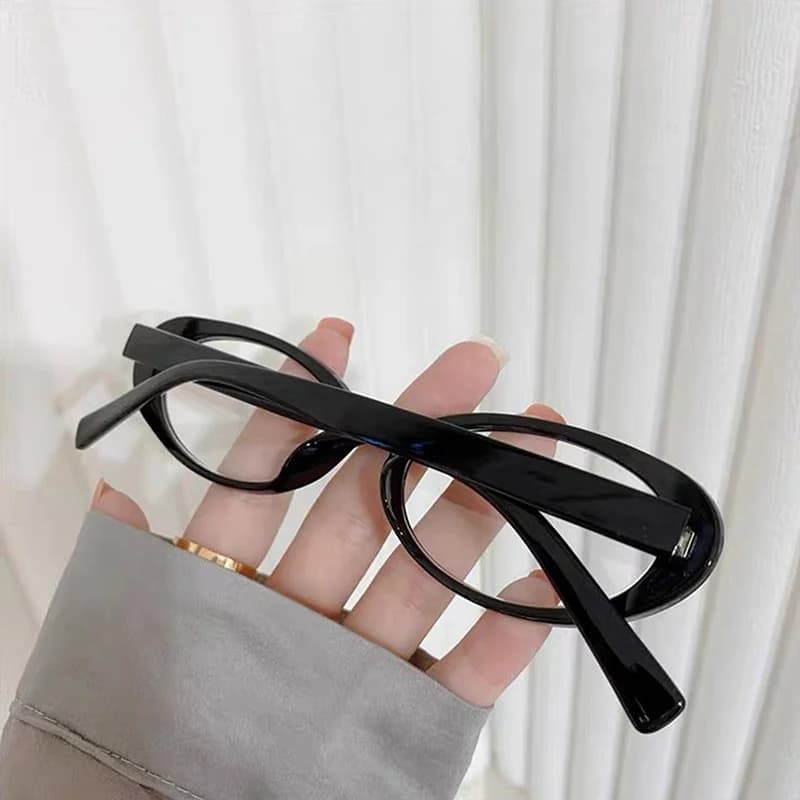 New Y2K Retro Oval Frame Anti-Blue Light Glasses Sweet Cool Girls Black Glasses Vintage Simple Women Eye Protection Spectacles