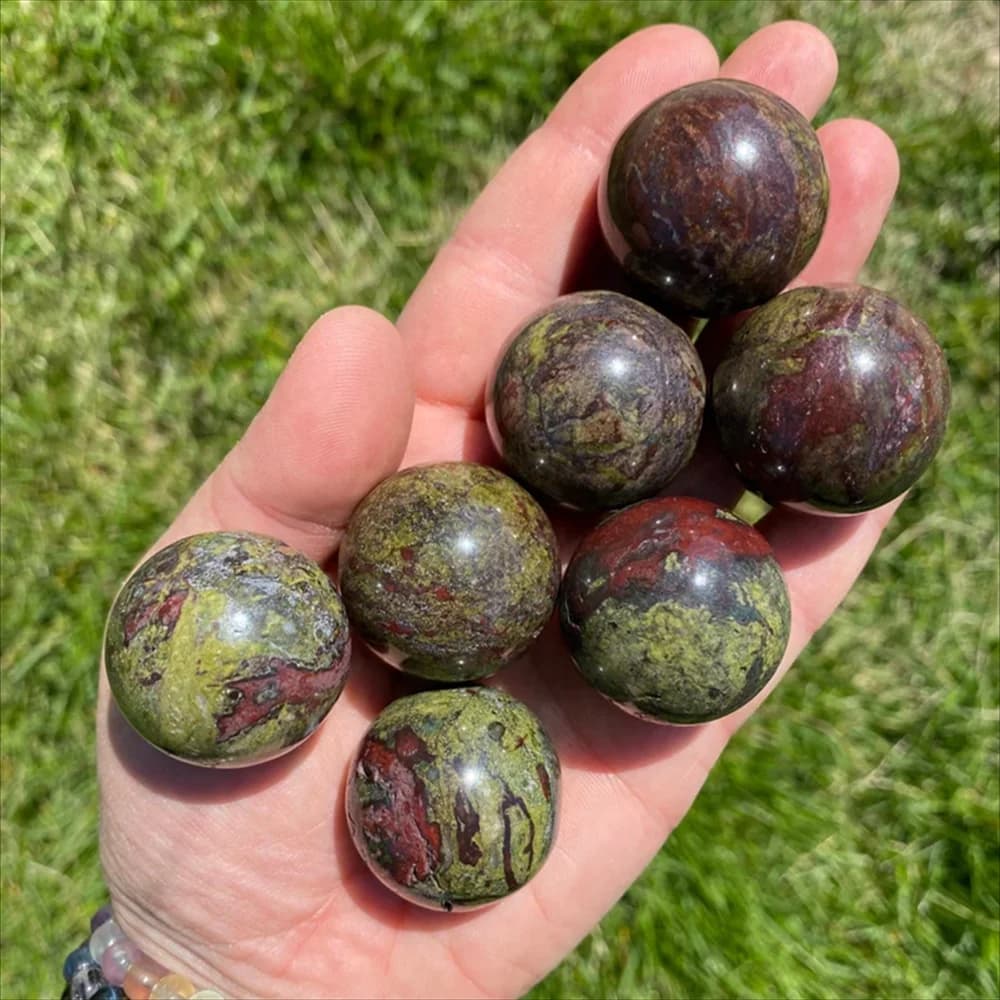 Piccole palline di diaspro del sangue di drago, palla di pietra del sangue di drago, sfera di quarzo, punto di quarzo, decorazione domestica, regalo di cristallo