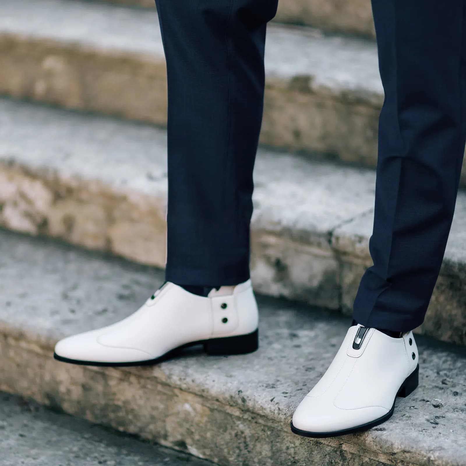 Mocassini casual in morbida pelle bianca da uomo Comodo lavoro d'affari formale primavera slip-on scarpe eleganti metallizzate Suola in poliuretano