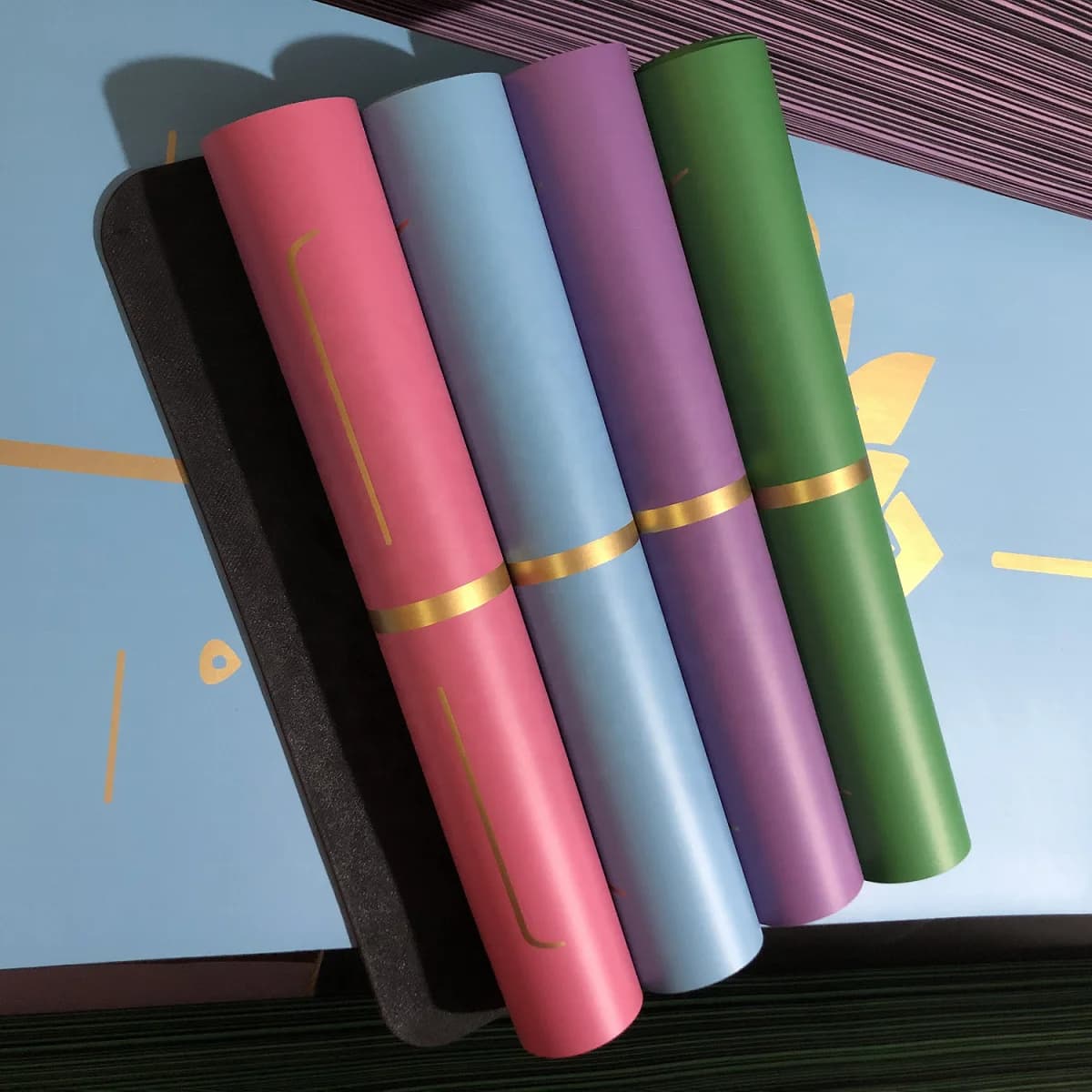 Professionale Progetta il tuo tappetino da yoga antiscivolo 18 colori stampa oro tappetino da yoga di lusso in gomma naturale antiscivolo da 5 mm
