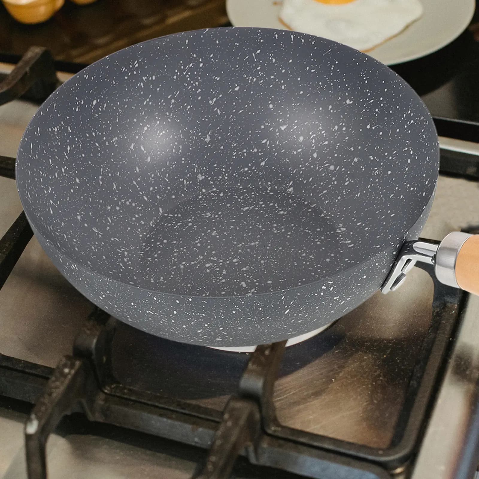 Piccola Padella Wok in Ferro con Design Effetto Marmo, Resistente, Distribuzione Uniforme del Calore, Doppio Uso per Saltare in Padella, Bollire e Cuocere a Vapore, Utensile da Cucina